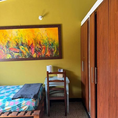 בוקארמנגה Tatami Hostel מראה חיצוני תמונה